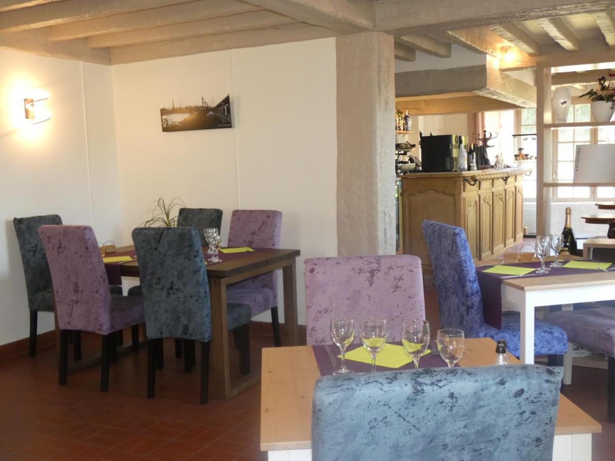 Logis Hotel Restaurant Auberge Saint Martin Surville  Exterior foto